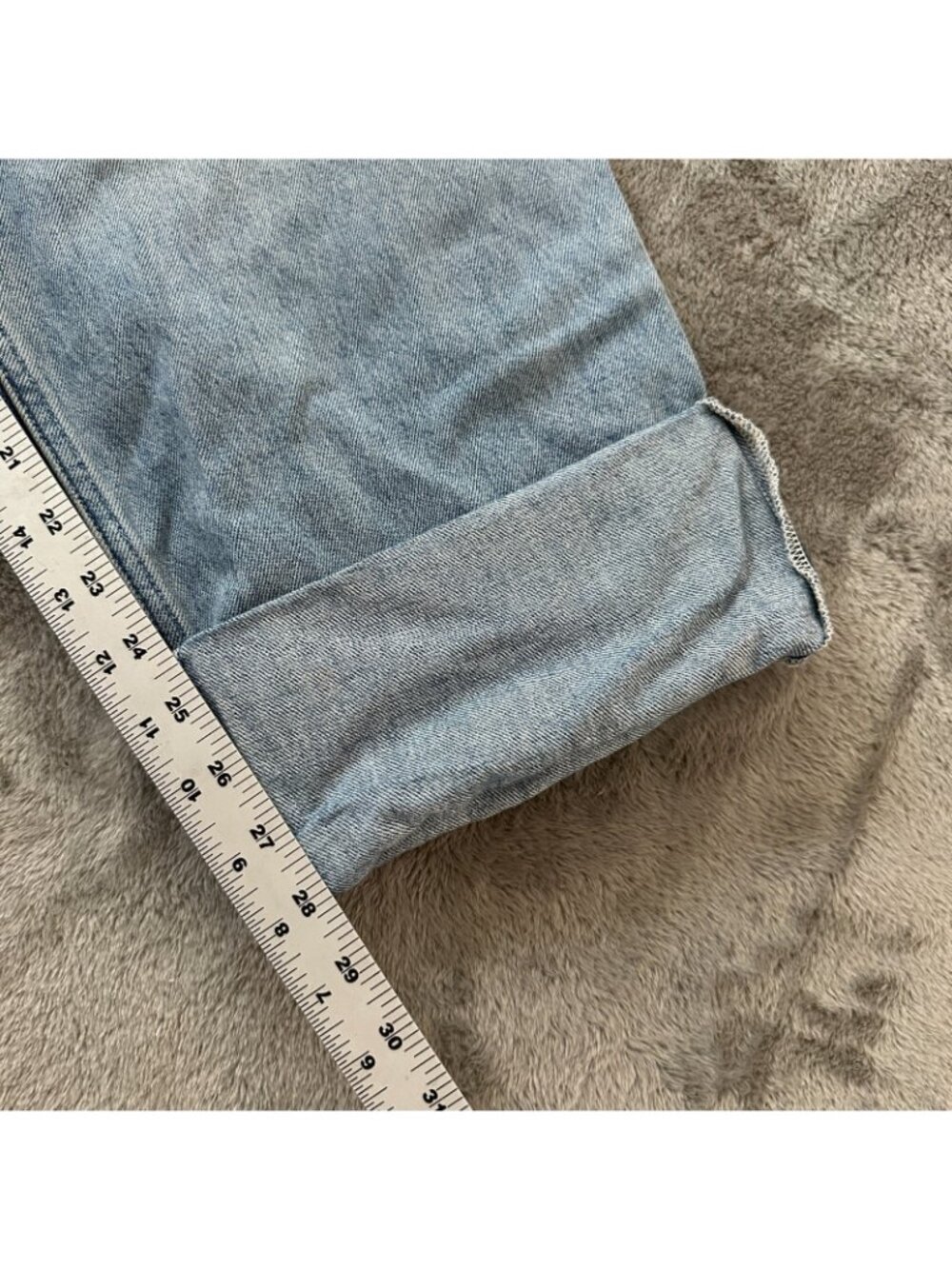 Good American Good Standard Barrel Leg Cuffed Light Wash Jeans Women's 12/31 - Picture 7 of 8